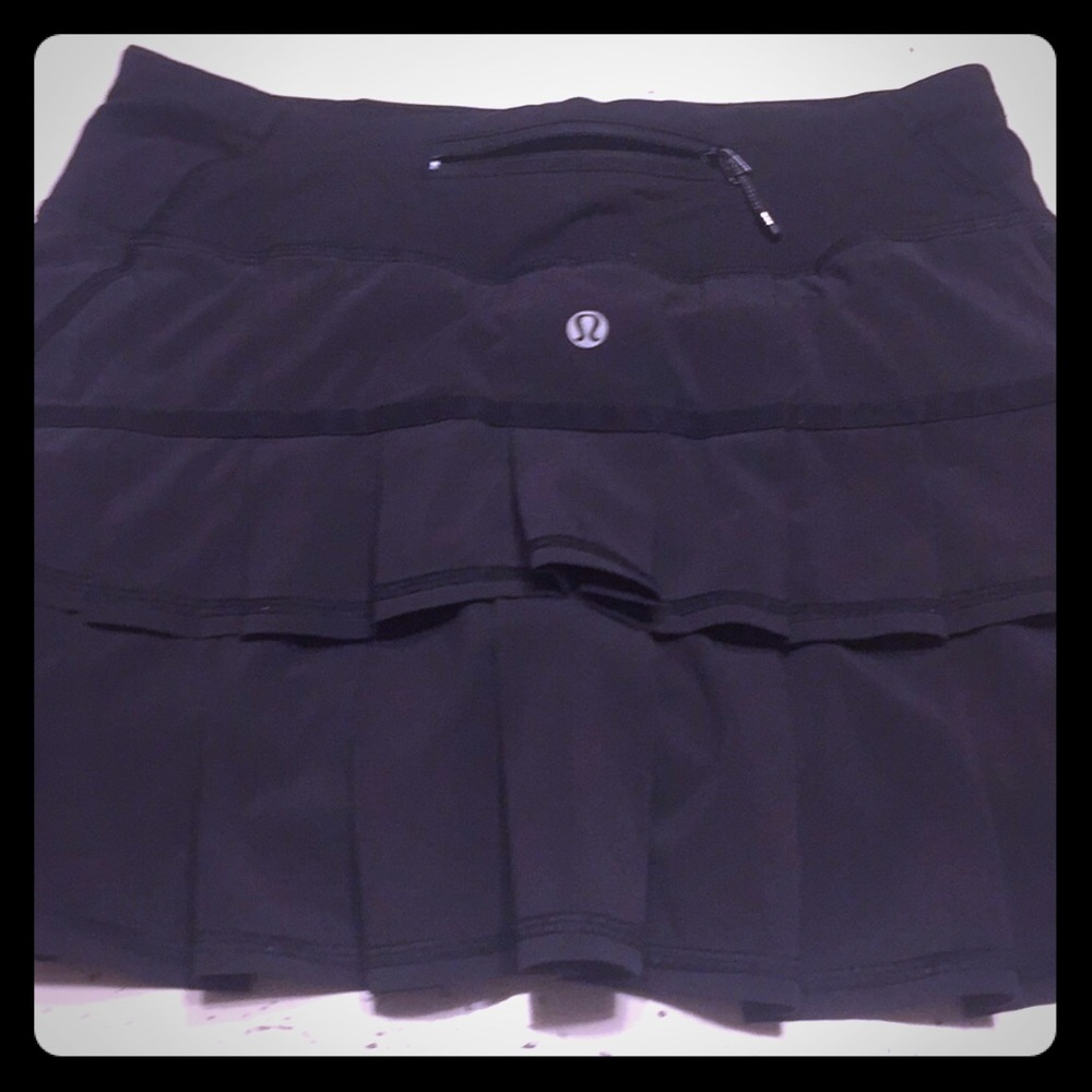 Black lululemon skirt!